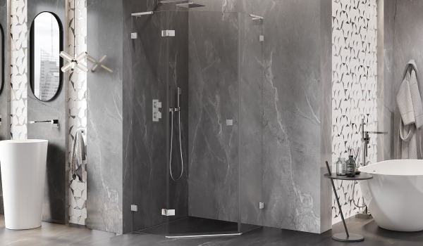 Γκρίζο μπάνιο εμπνευσμένο από ξενοδοχείο SPA με πεντάγωνη καμπίνα